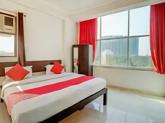 Hotel Amaira by OYO Rooms