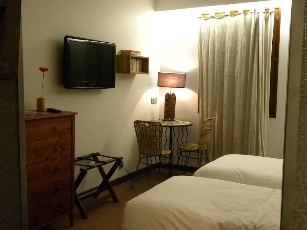 Logis Hôtel - Auberge les Clarines