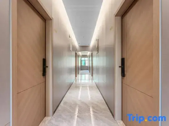 Pure Waterfront Hotel (Chang'an Rail Station)