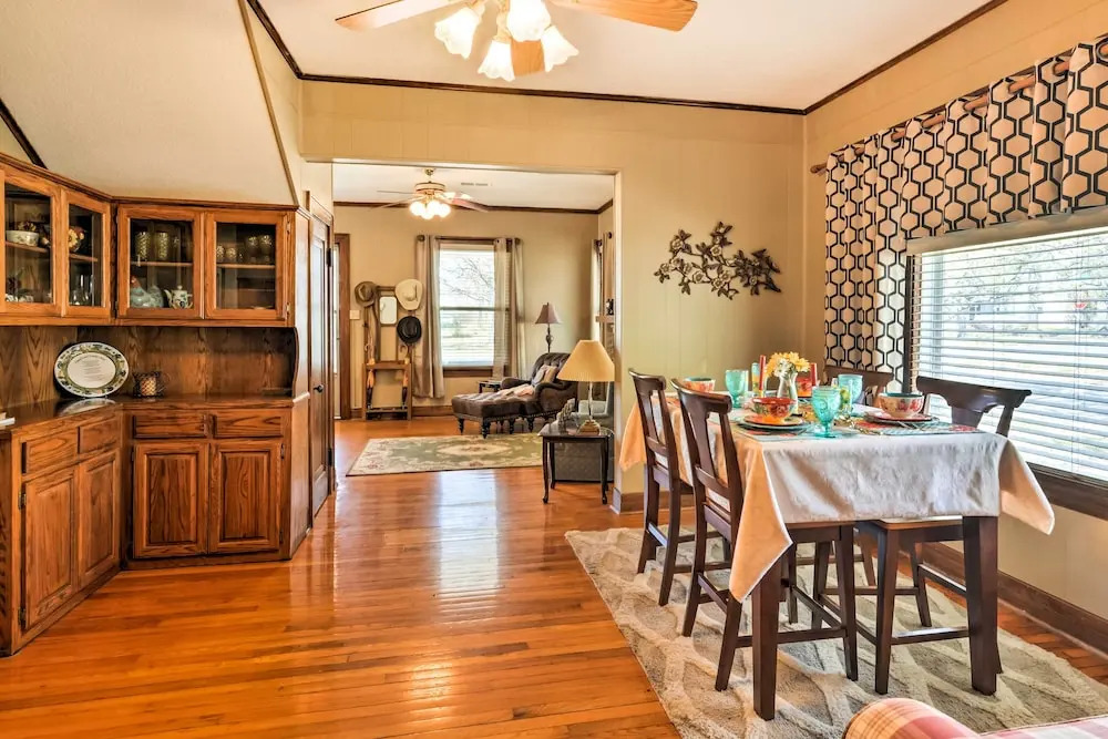 Charming Craftsman Home in Downtown Bartlesville!