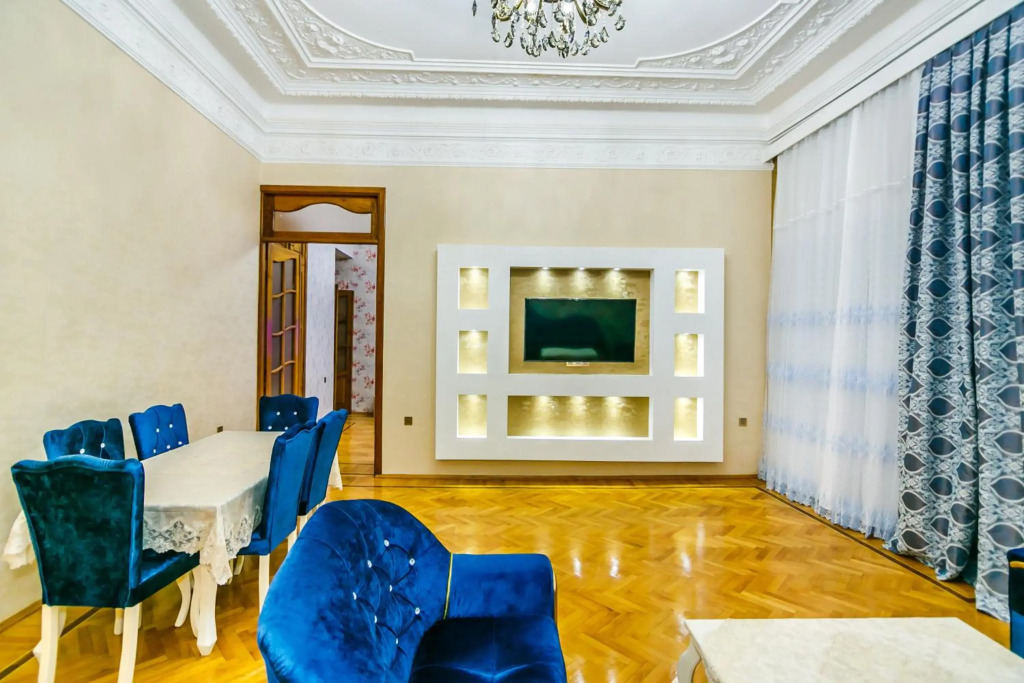 Hezi Aslanov house in CITY CENTRE
