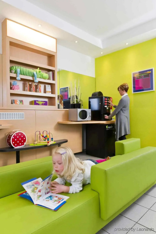 Отель Indigo Antwerp - City Centre, an IHG Hotel
