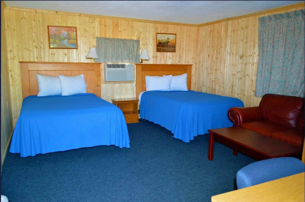 Green Acre Motel by OYO Near Rush County Airport