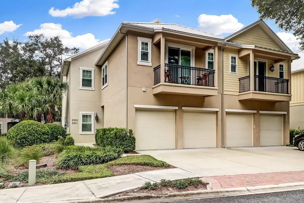 Summerwoods Condo, Walkings Away to Atlantic Ocean by Redawning