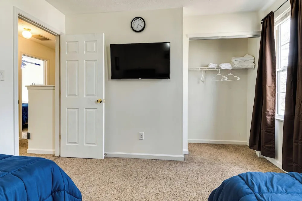 Indianapolis Rental Home w/ Gym: Near Speedway