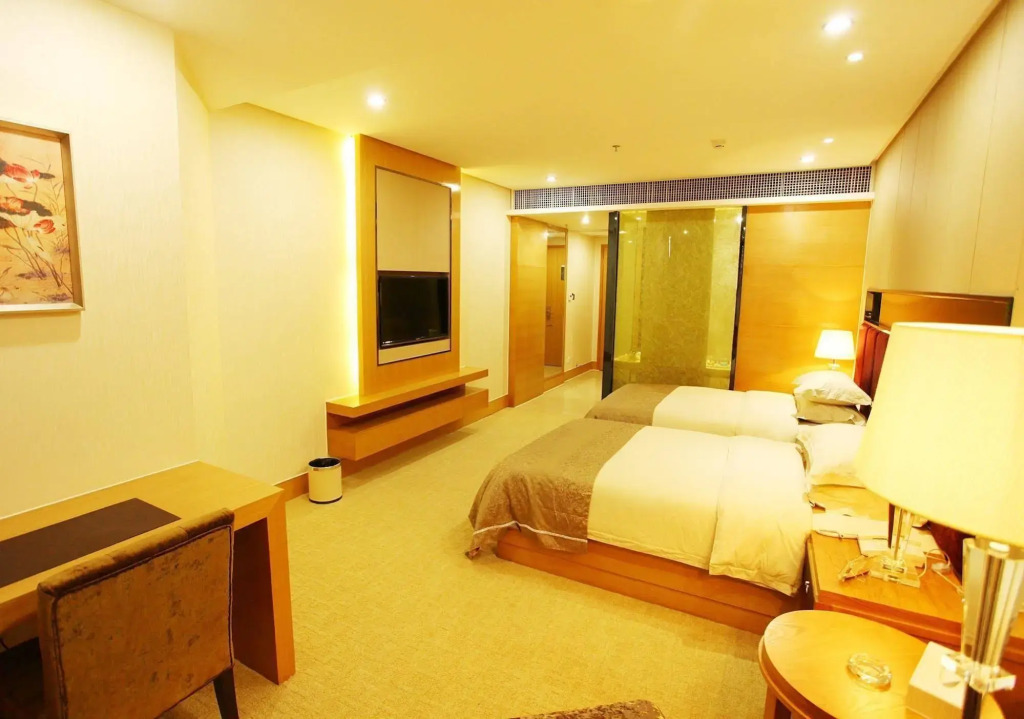 Silver Bay Hotel