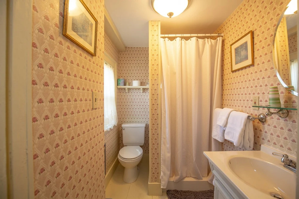 Clark Currier Inn