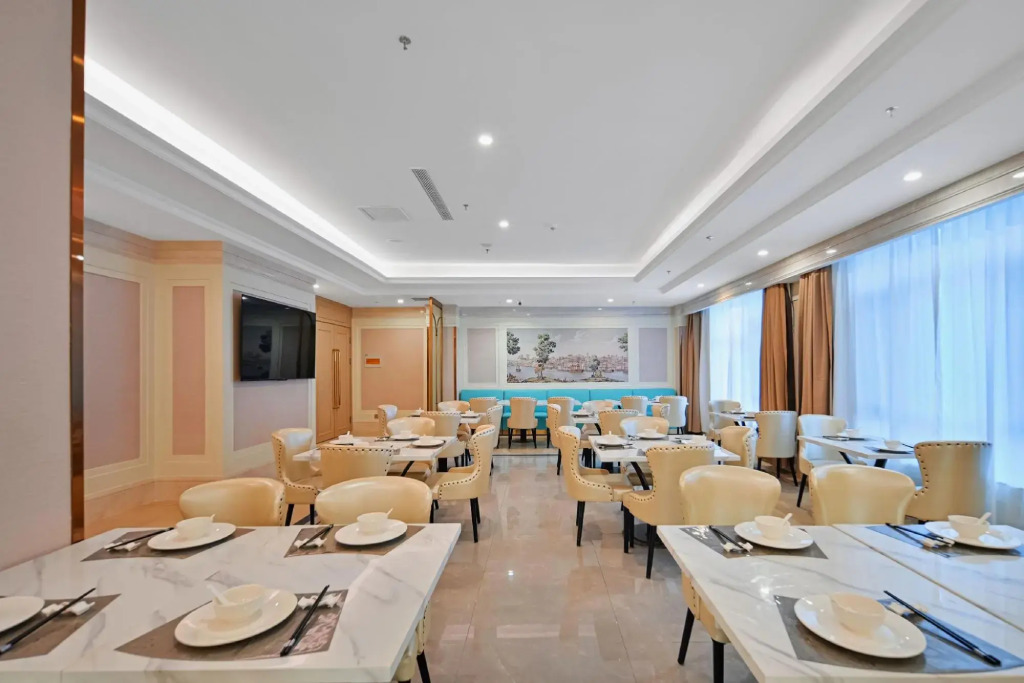 Vienna Hotel (Yecheng Zero Kilometer)