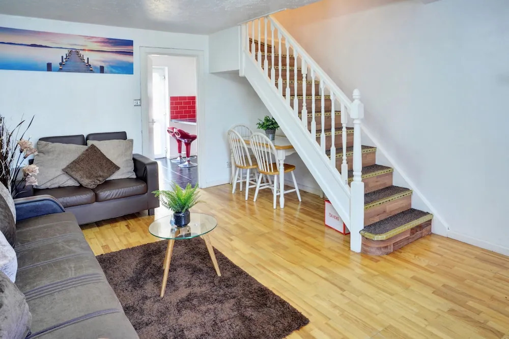 Premier 2bed Hse Nr Excel.clean.wifi.free Parking