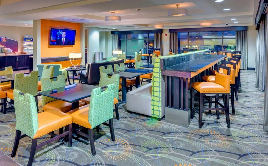 Holiday Inn Express & Suites - Kansas City KU Medical Center by IHG