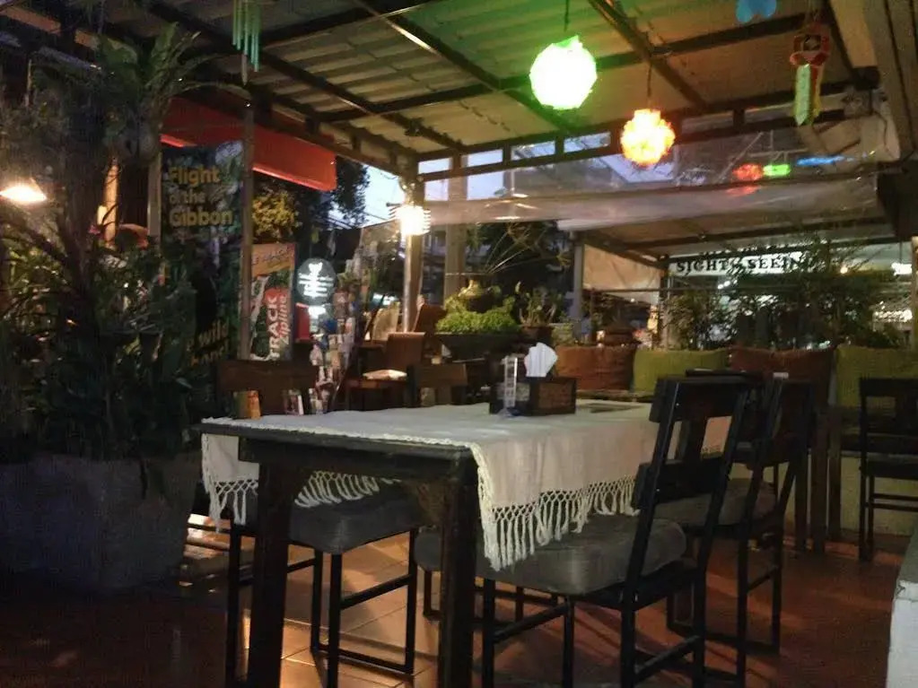 Siam Tulip Guesthouse & Restaurant
