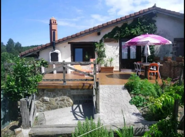 Casa Biax jardín y terraza privada junto al mar
