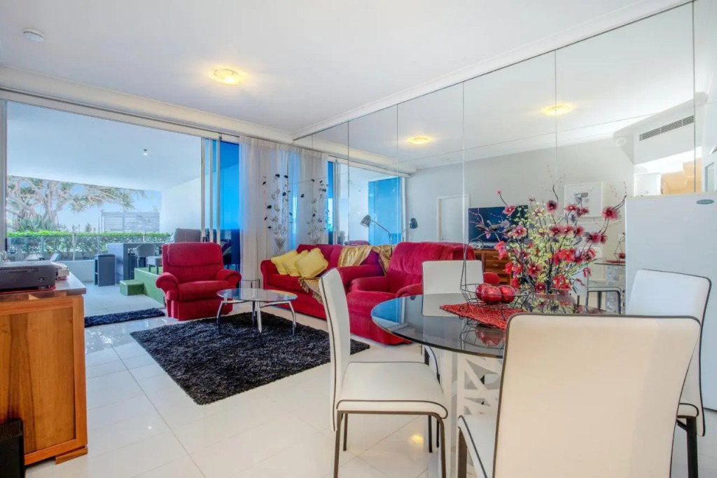 Silvershore Apartments on the Broadwater