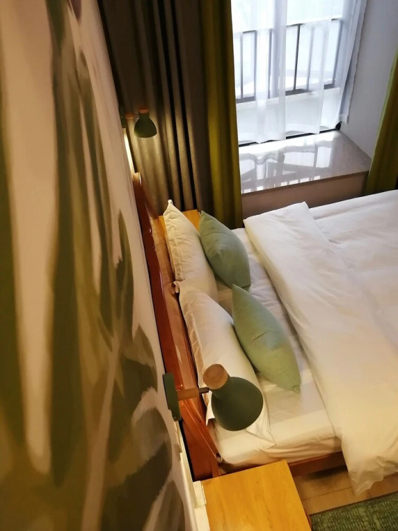 Yiqianshu City Apartment