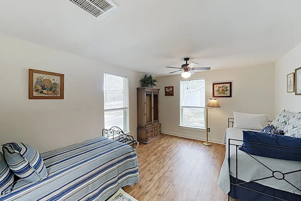 New Listing! Interlude : 25 Tranquil Acres 2 Bedroom Cabin