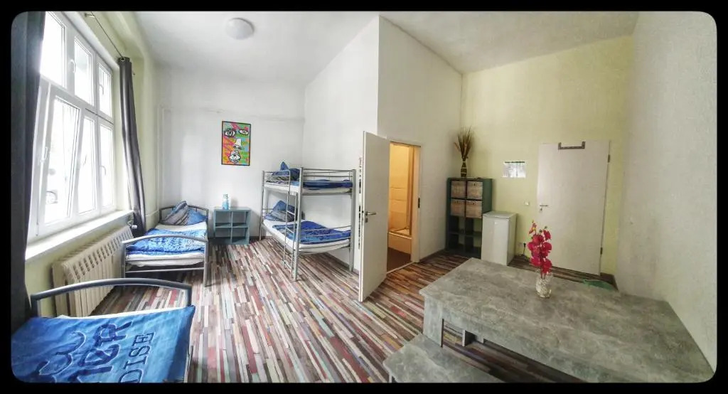 Hostel 199