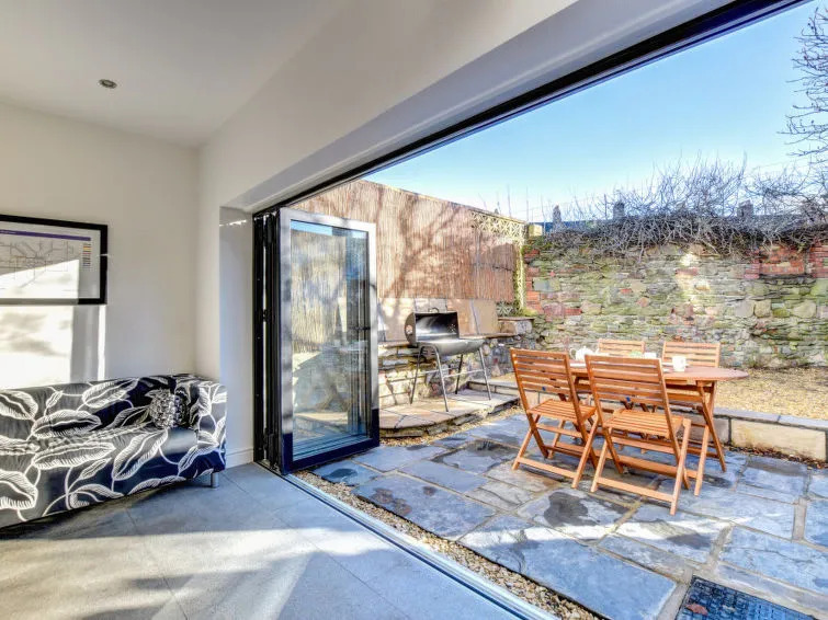 Holiday Home Ger y Taf