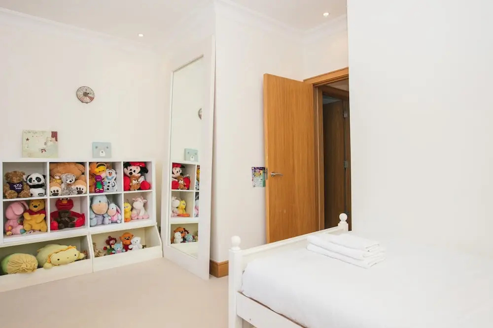 3 Bedroom House in Holland Park
