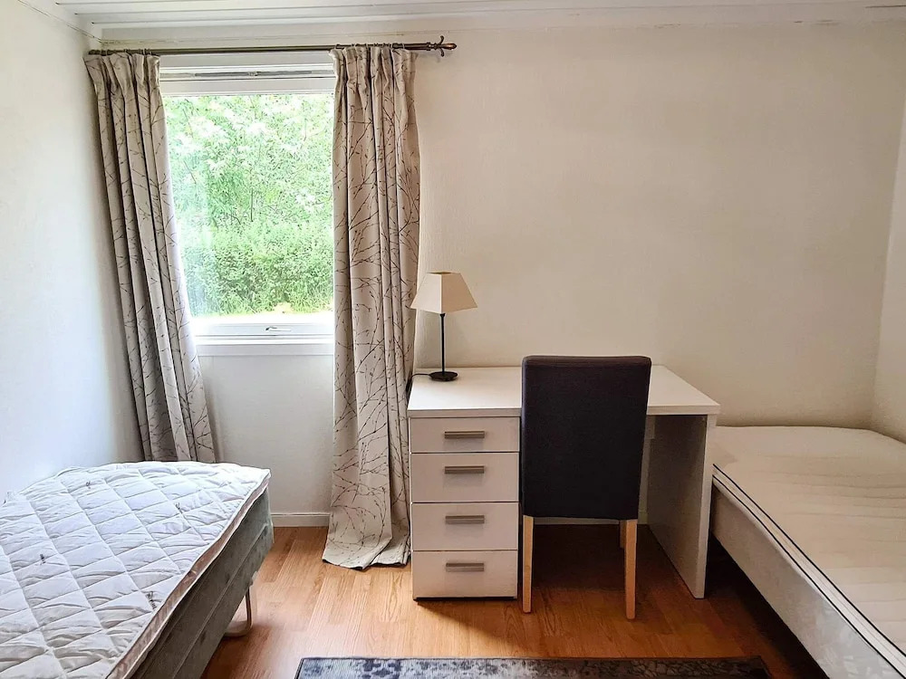 10 Person Holiday Home in Staubø