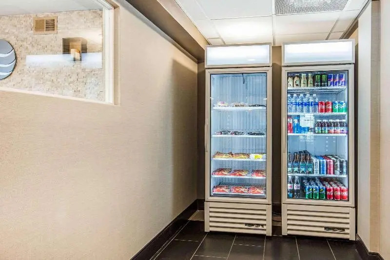 Comfort Inn & Suites Airport