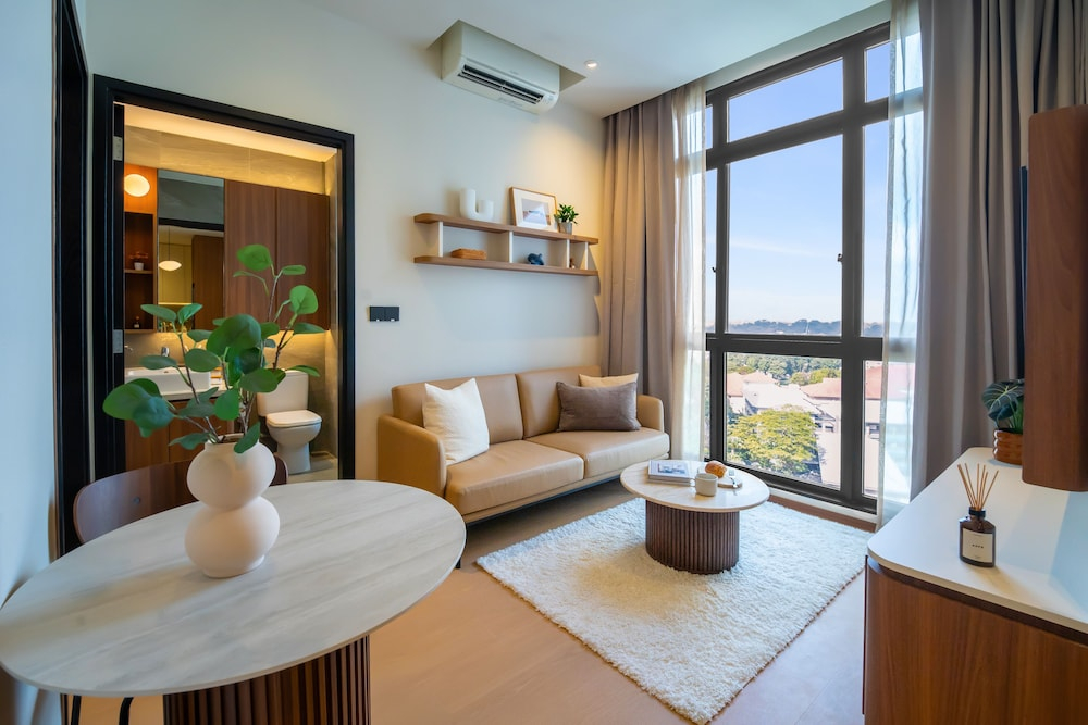 Weave Suites - Novena