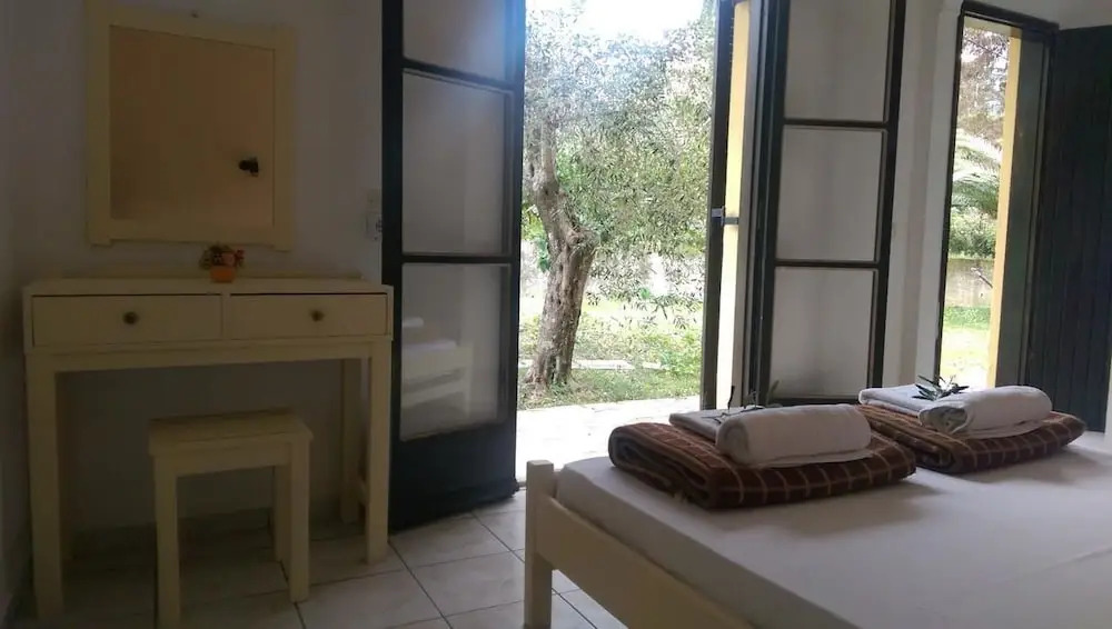 Laopetra Studios
