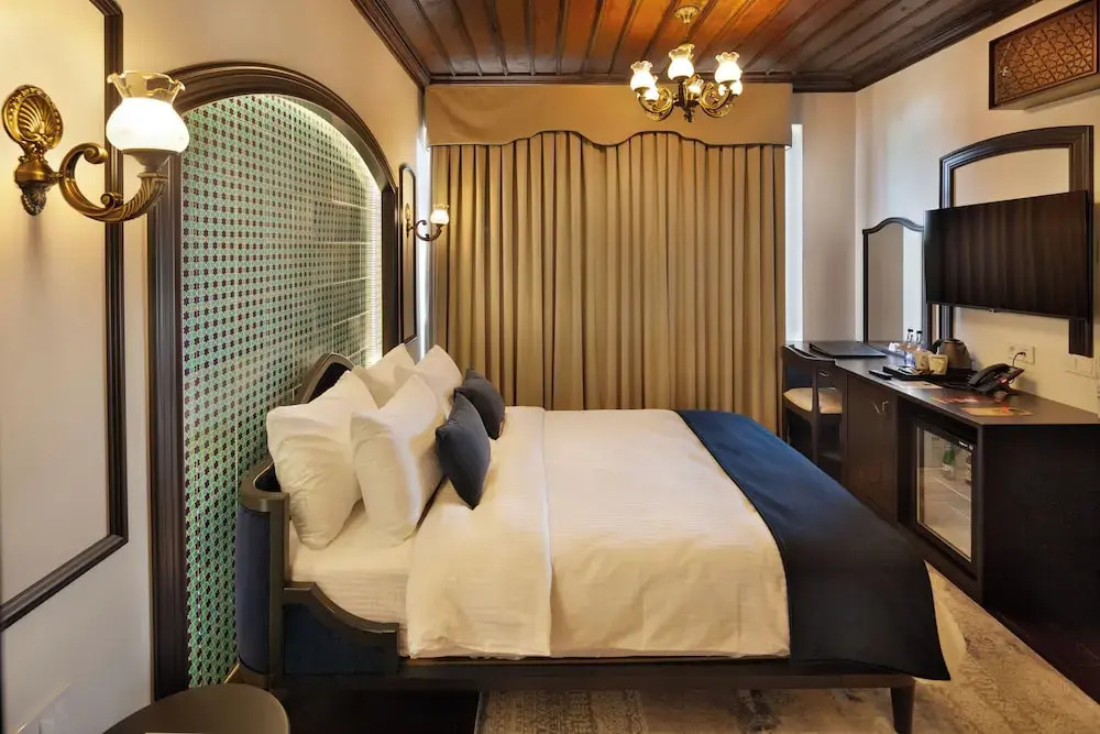 Sırçalı Hotel