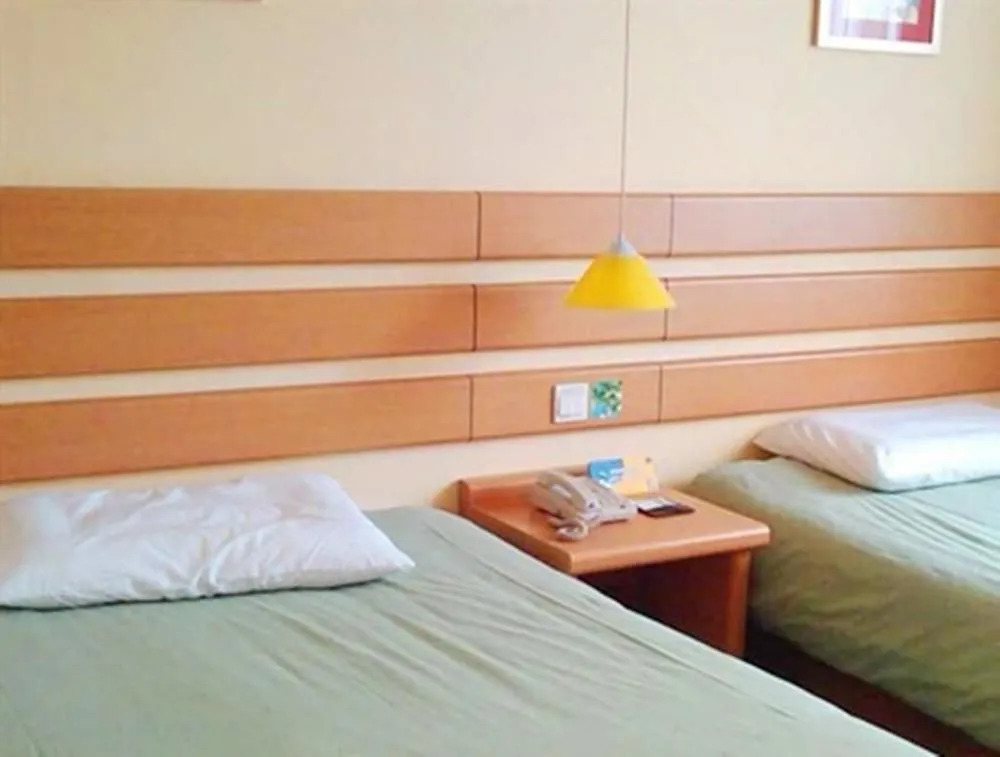Home Inn (Jilin Taoyuan Road)