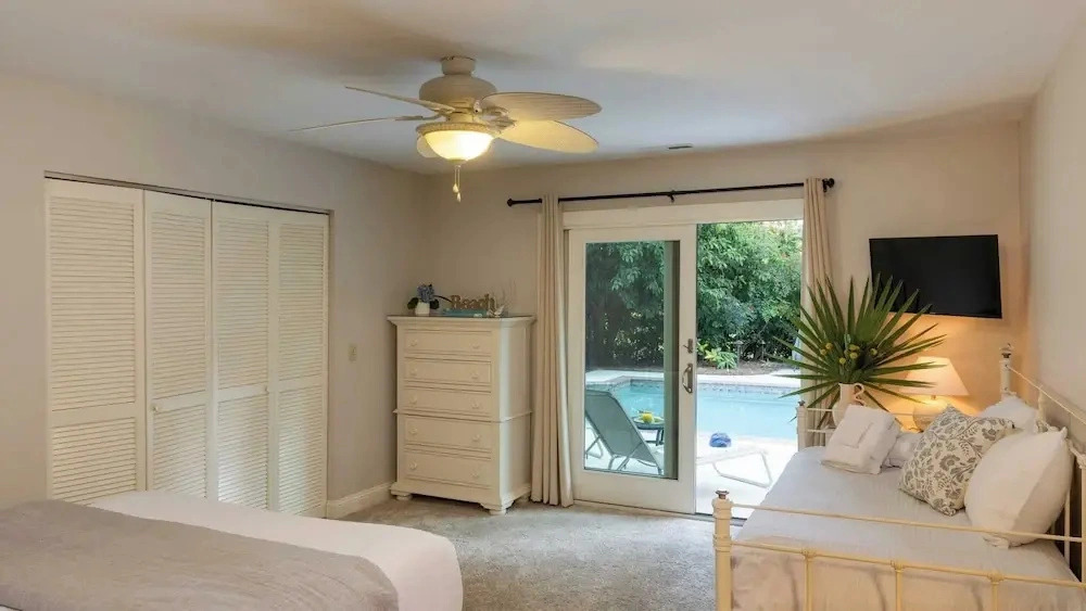Pool, Hot Tub, Fairway Views & Quick Bike Ride to Beach Loblolly Retreat by Avantstay