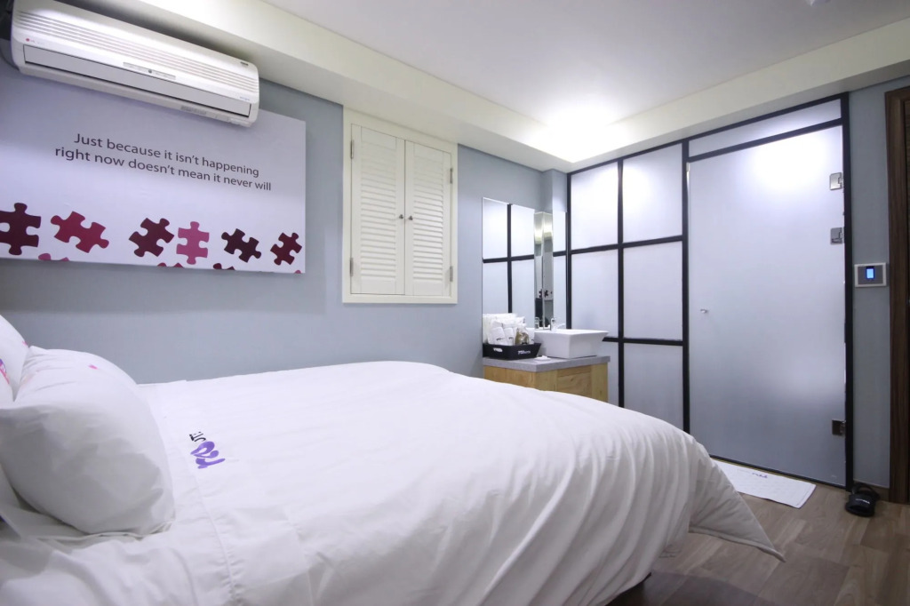 Roo Motel