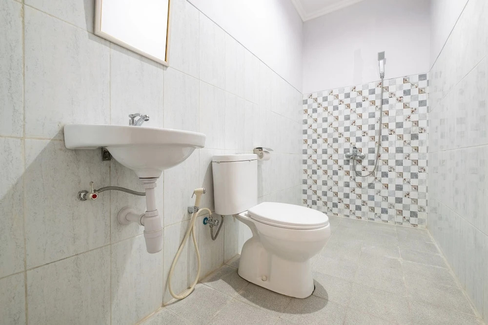 Crown Residence by OYO Rooms