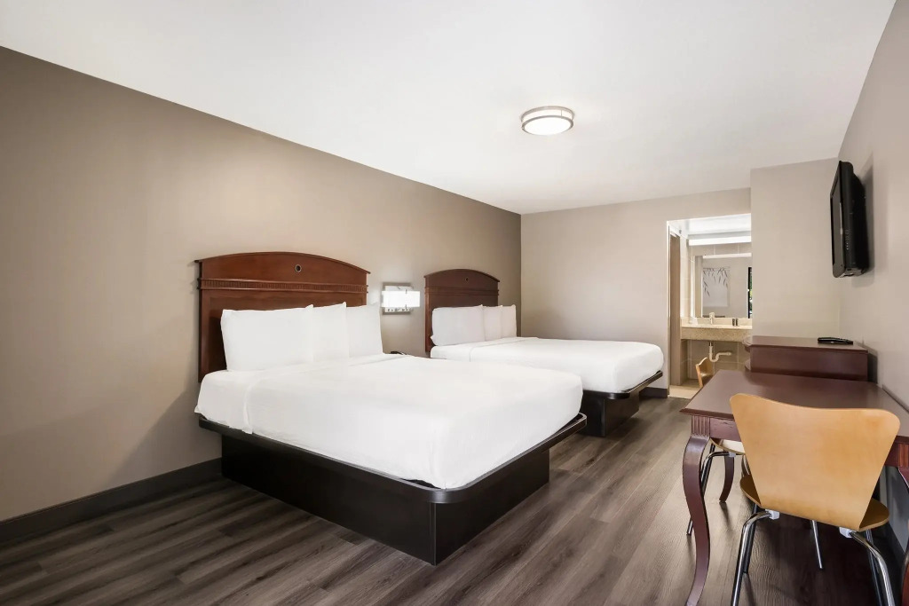 OYO Hotel Edison NJ Route 1