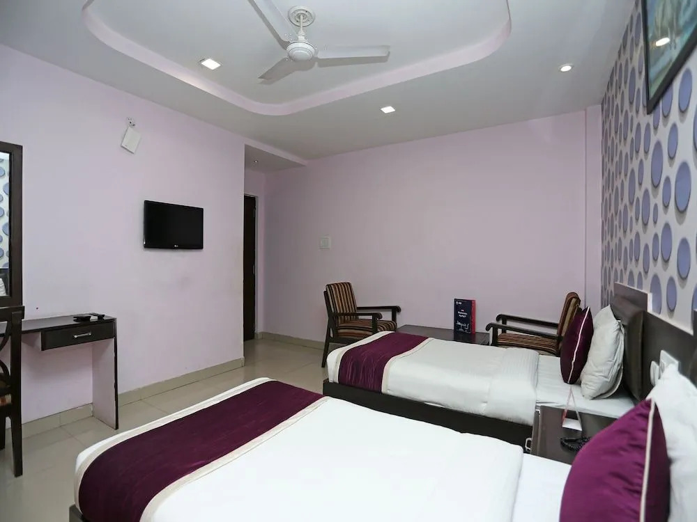 OYO 8177 Hotel Silver Oak