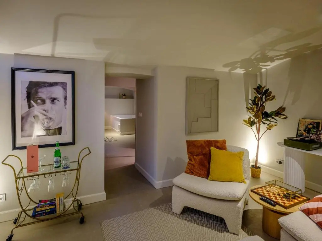 FINCH Boutique Hotel, downtown