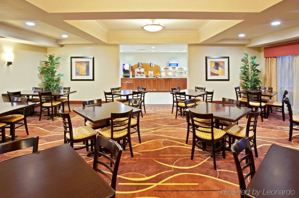 Holiday Inn Express Hotel & Suites Chehalis - Centralia by IHG