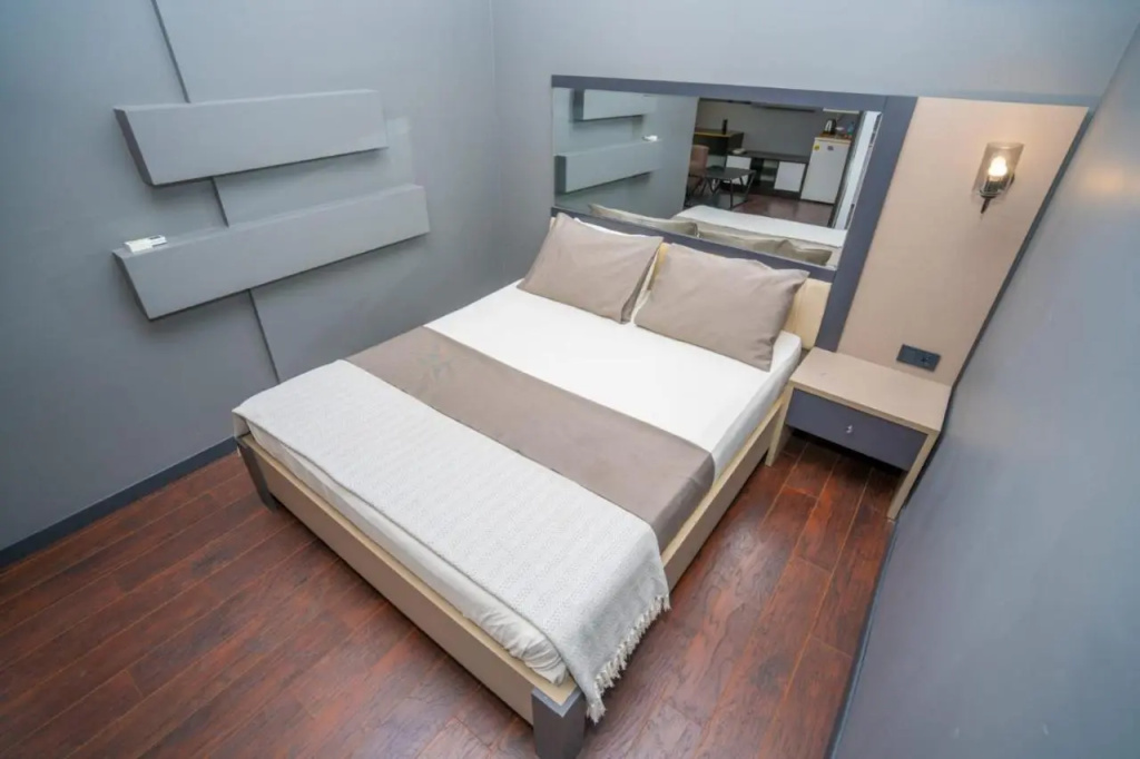 216 Palace Suites