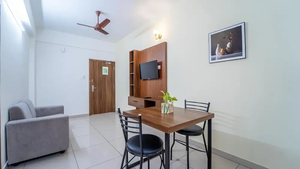 Treebo Petals Suites Marine Drive