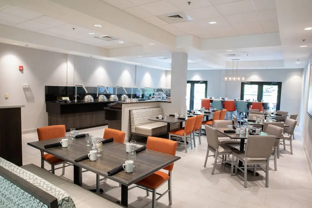 Holiday Inn Hotel & Suites Raleigh-Cary I-40 @Walnut St