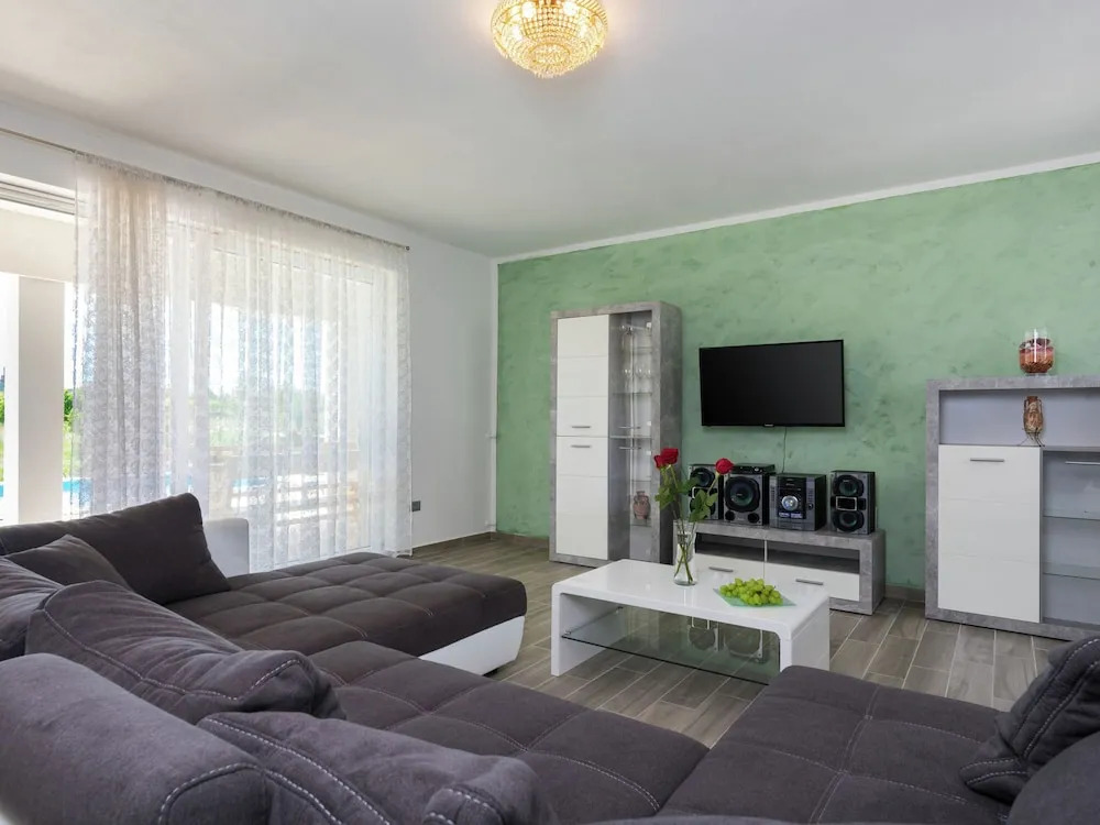 Villa in Nedešcina With Private Pool