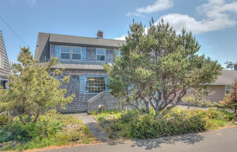 The Nordic House in the Cove