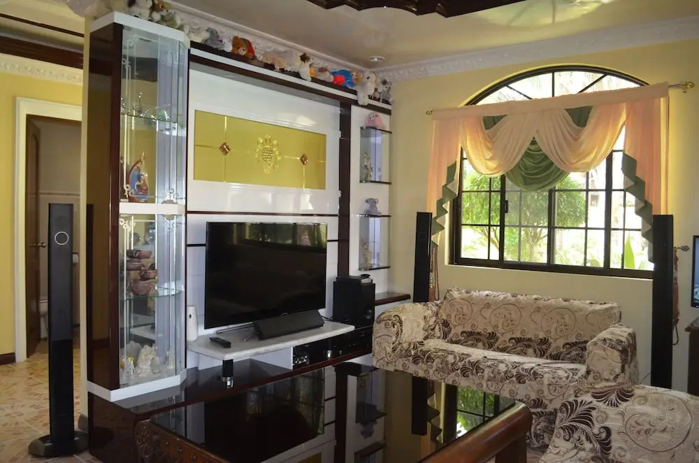 Kim Beatriz Compound