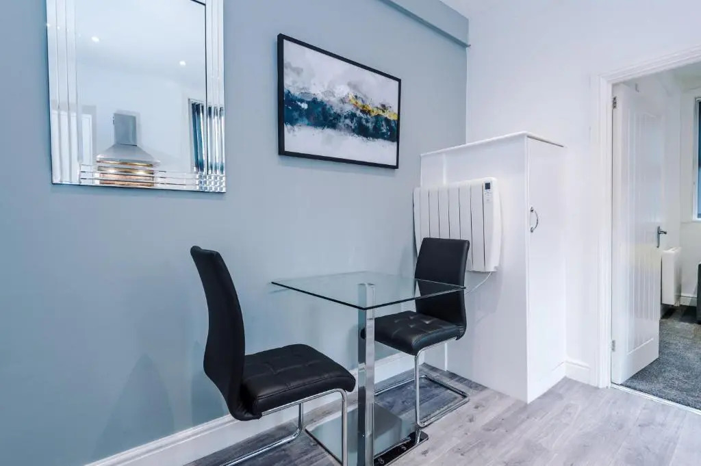 Studio Two, Clarendon Apartments