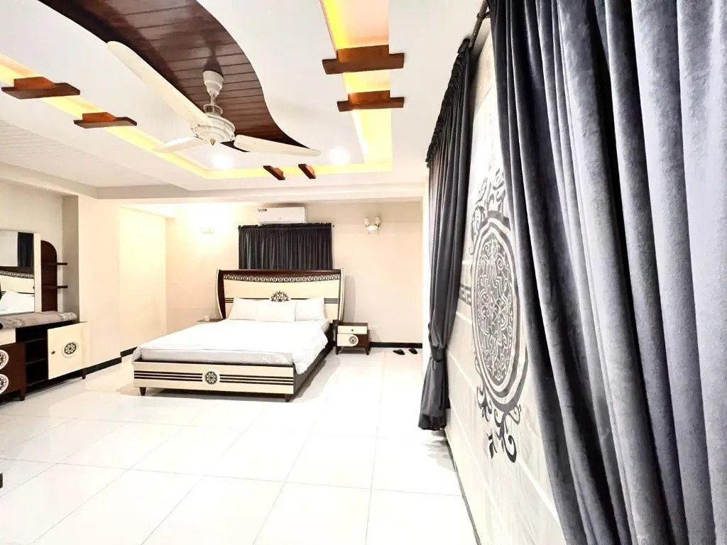 PENTHOUSE 3 Bedrooms LUXURY Apartment E11 Islamabad