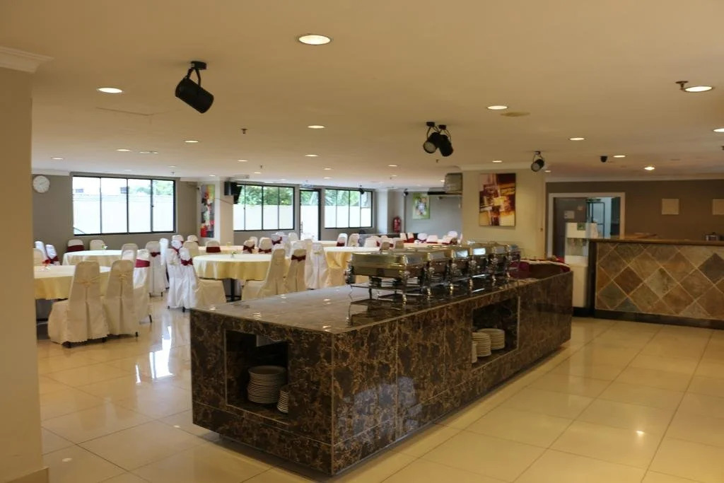 Eagle Bay Hotel