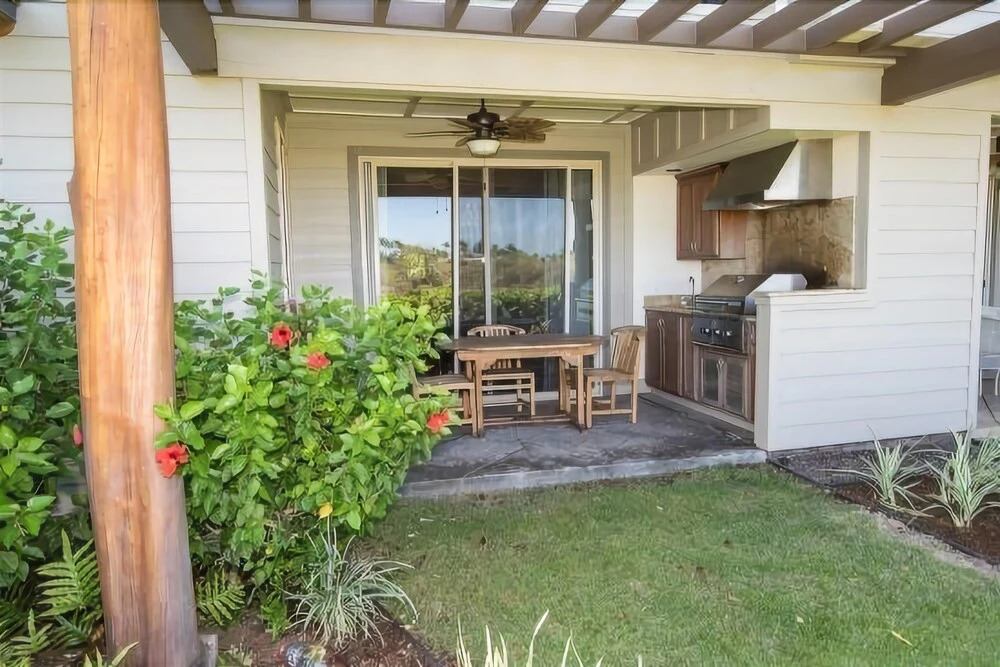 Close To The Beach, Shopping And Adventures!  3 Bed  3 Bedroom Condo