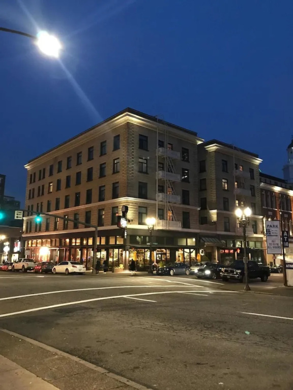 Washington Plaza - Portland
