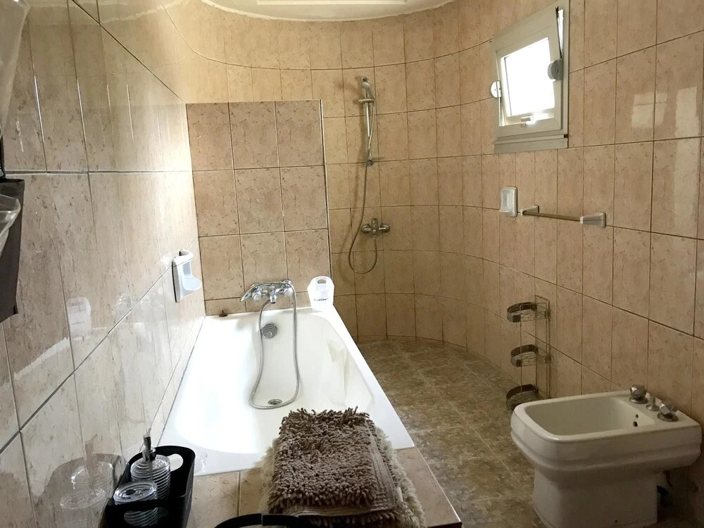 Apartment With 2 Bedrooms in Lomé, With Pool Access, Enclosed Garden a