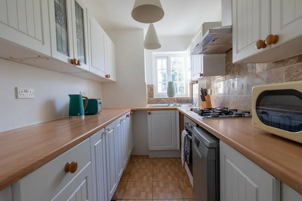 Captivating 4-bed House in Dartford