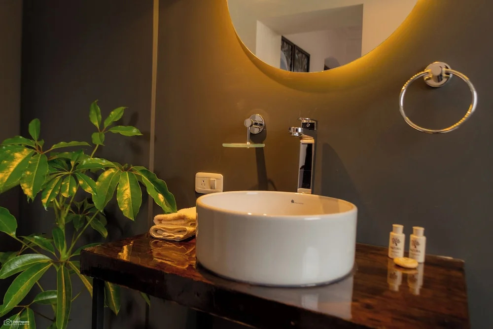 La Banksia Hotel
