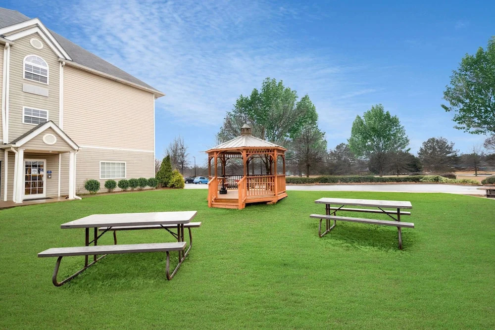 Microtel Inn & Suites Columbus North